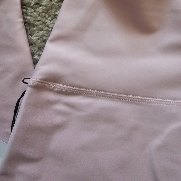 ALO NWT Sweet Pink 7/8 Airlift Leggings - Picture 5 of 9